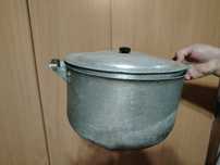 Продам кастрюлю 8 литров
