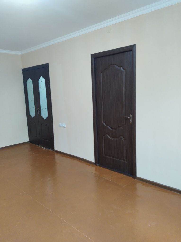 Срочно продается 2 х комнатная квартира.