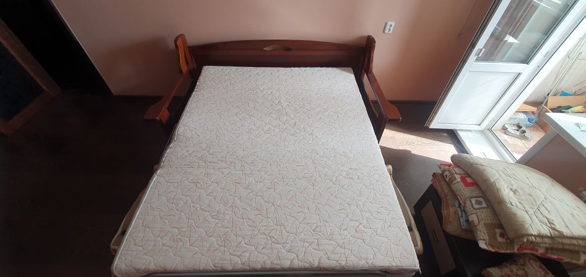 Продам диван для гостиной