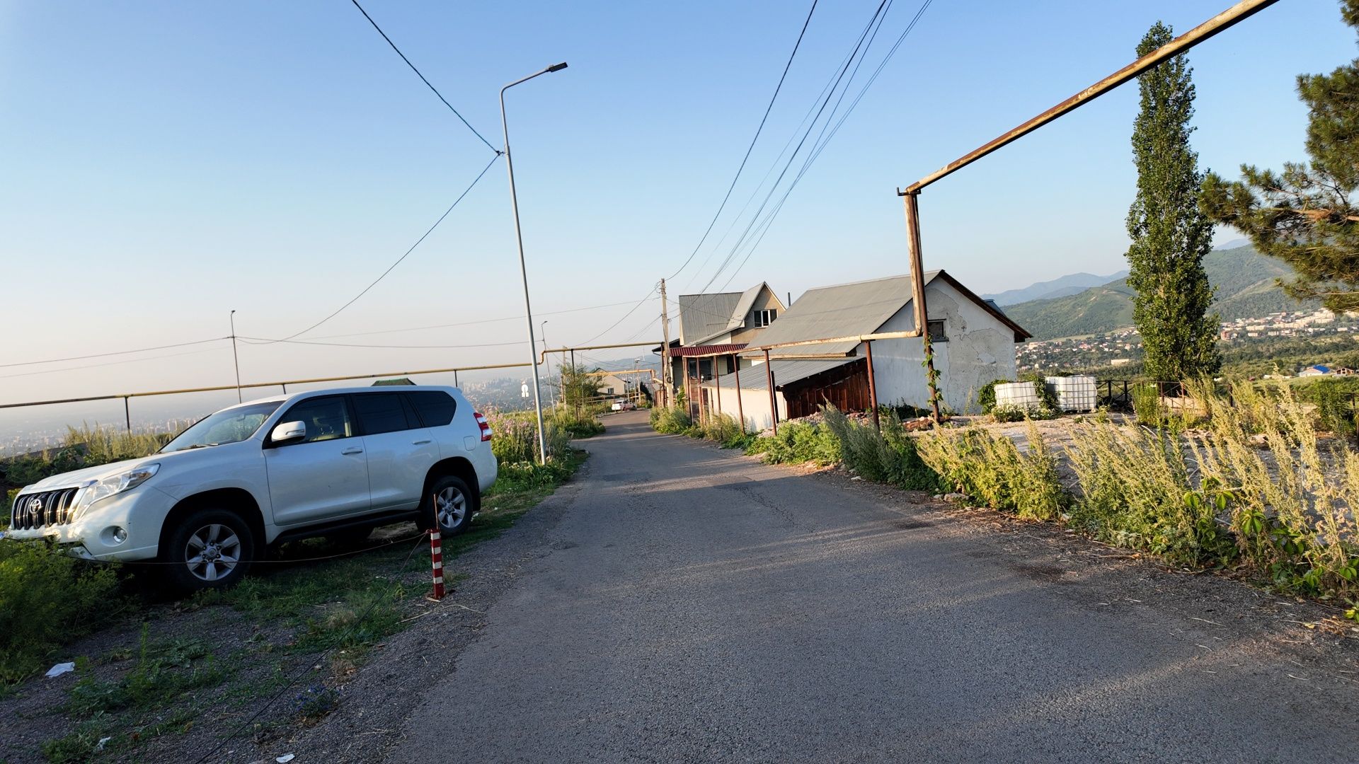 Продаётся участок для дома в горах со всеми комуникациями с видом на г