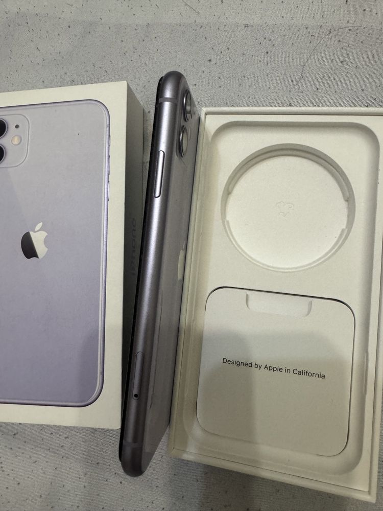 iPhone 11 фиолетового цвета