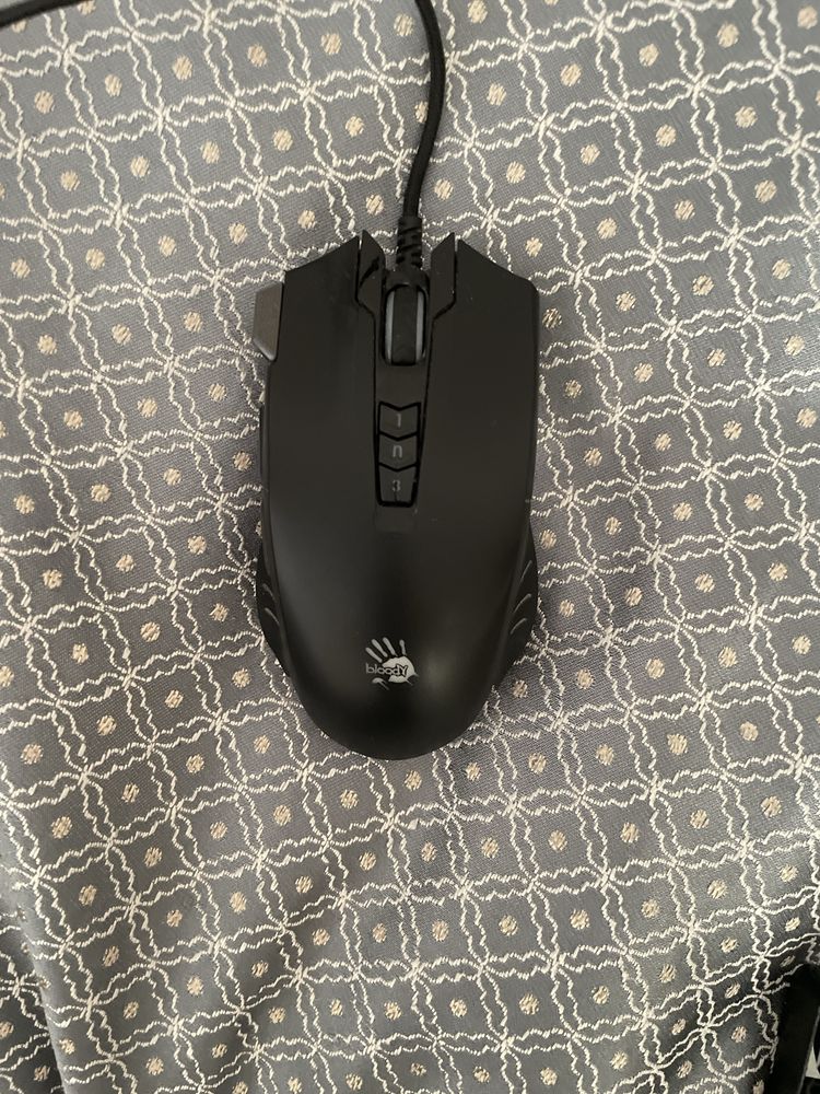 Топовая Клавиатура Bloody  B810r   И мышка  Bloody V9M