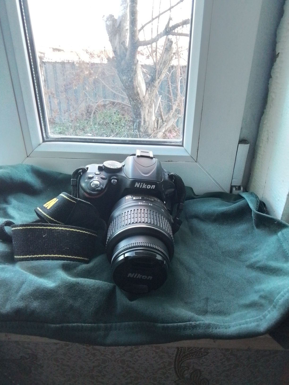 Продаёт фотоаппарат Nikon D5100