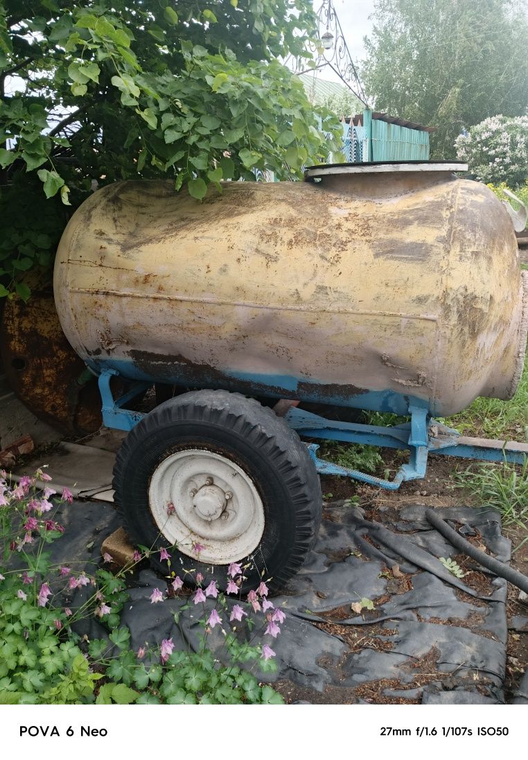 Трактор Т40, фреза, плуг, культиватор, ковш, 2 бочки на колесах