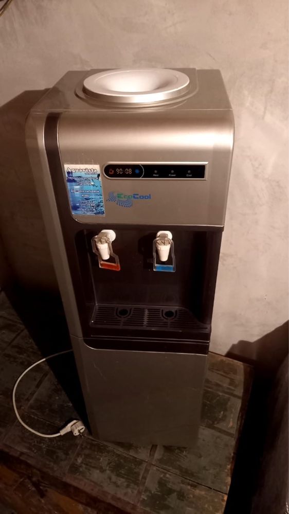 Продам  диспенсер для воды