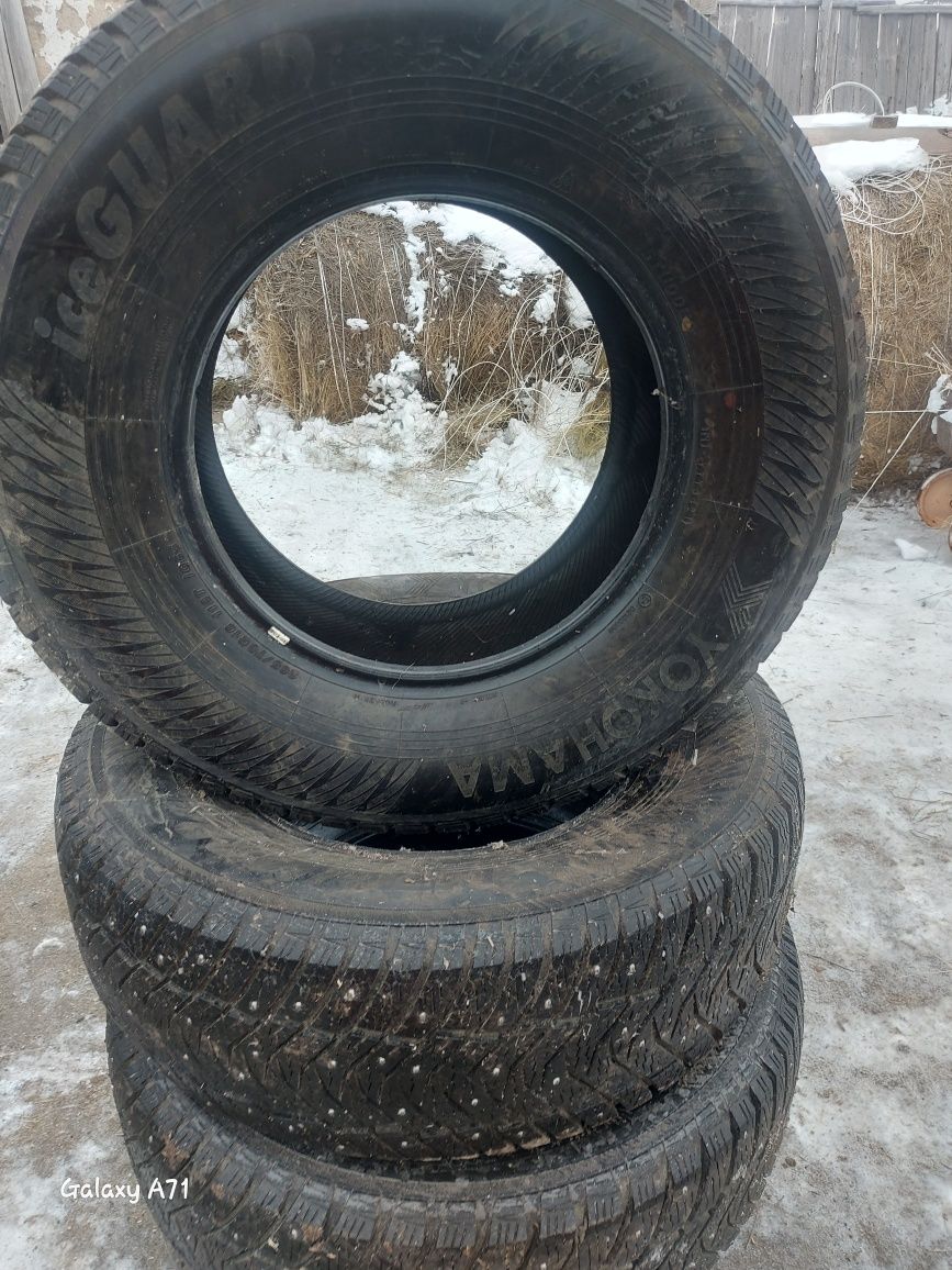 Продам зимнию резину Yokohama Ice Guard IG65 265/70 R16 112T
