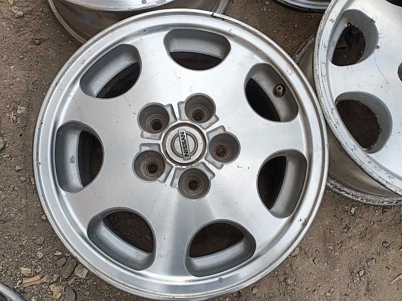 Продам оригинальные легкосплавные диски на Nissan