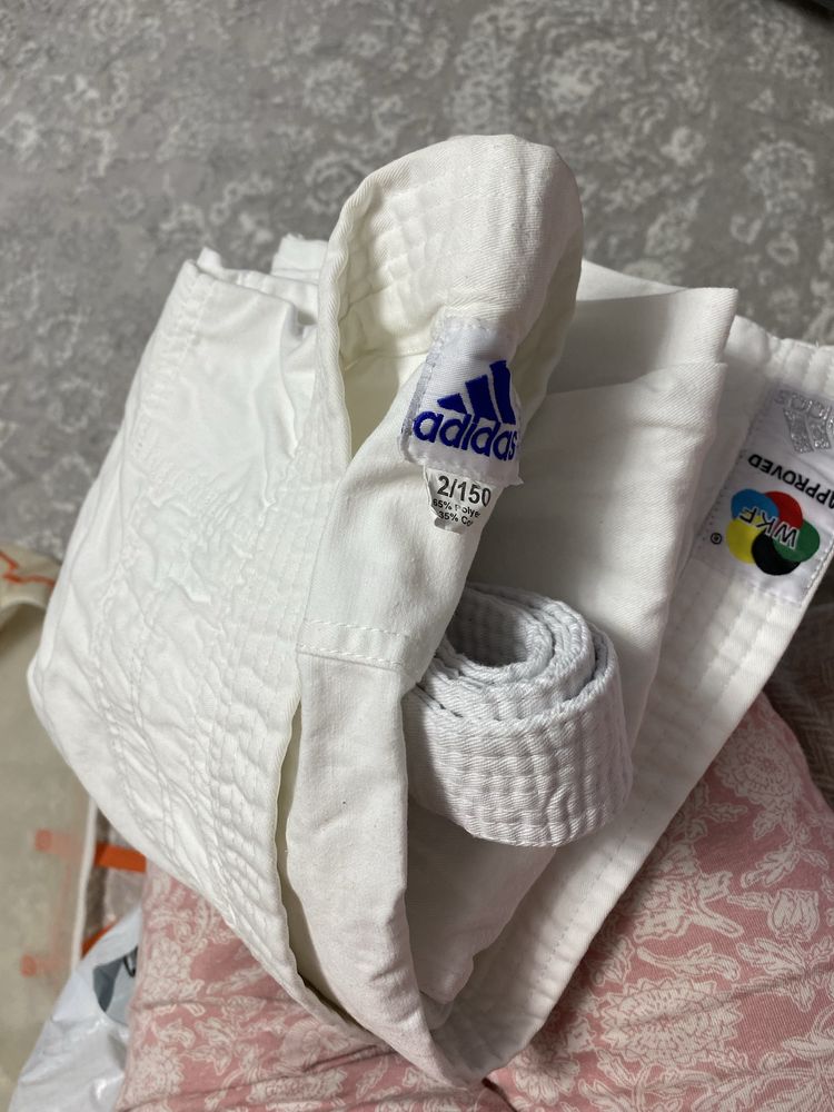 Продам кимоно 2 шт