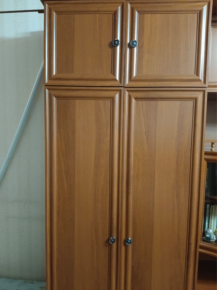 Шкафы,Стенка б/у в идеальном состоянии