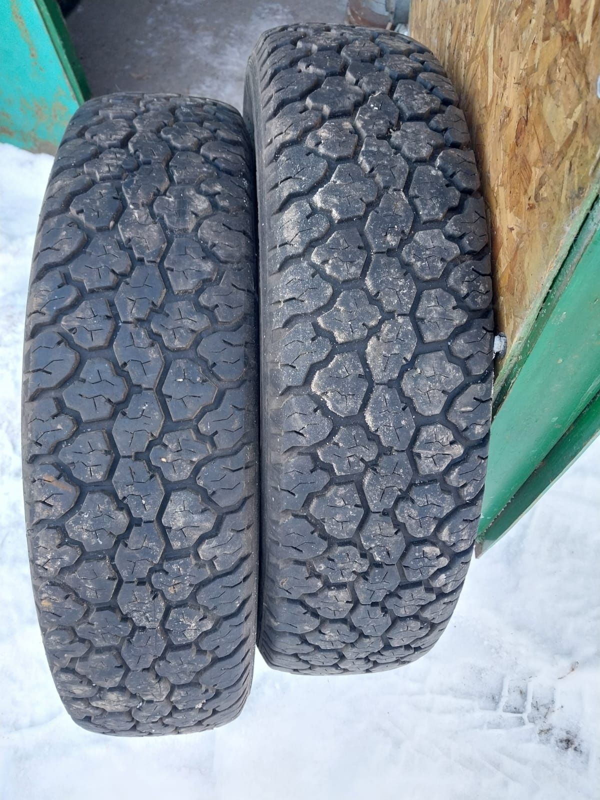 2 шины Rosava всесезонные 185 75 R16. На Ниву.