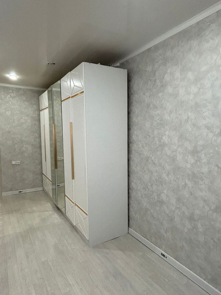 Продам шкаф большой