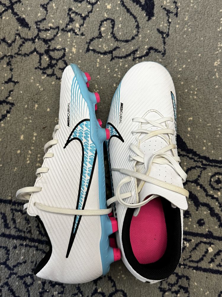 бутсы nike mercurial  белые , 40.5 размер немного маломерят