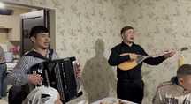 Әнші,домбра баян .музикант.өлең айту .ән айту