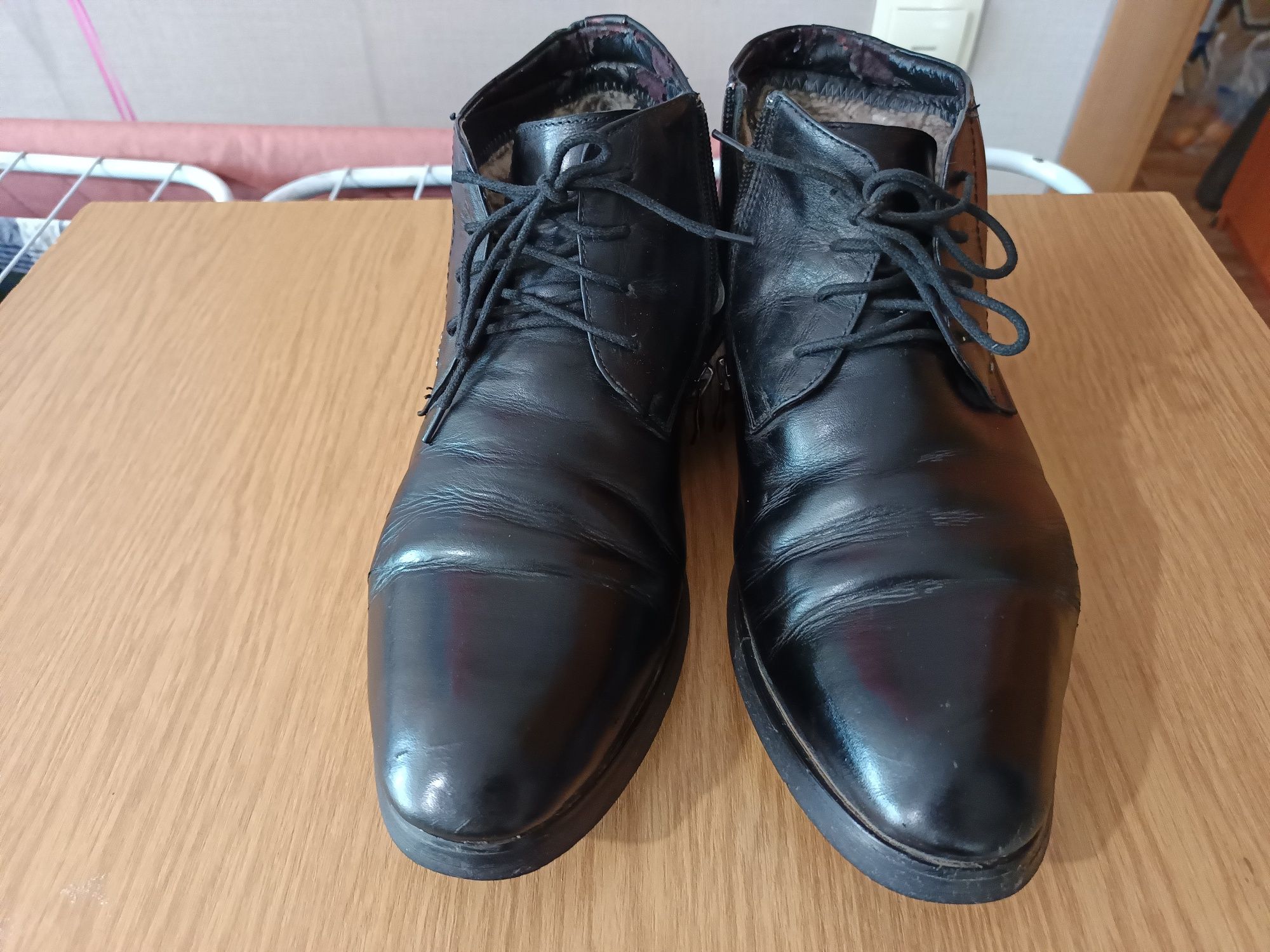 Продам зимние сапоги 45 р чисто кожа