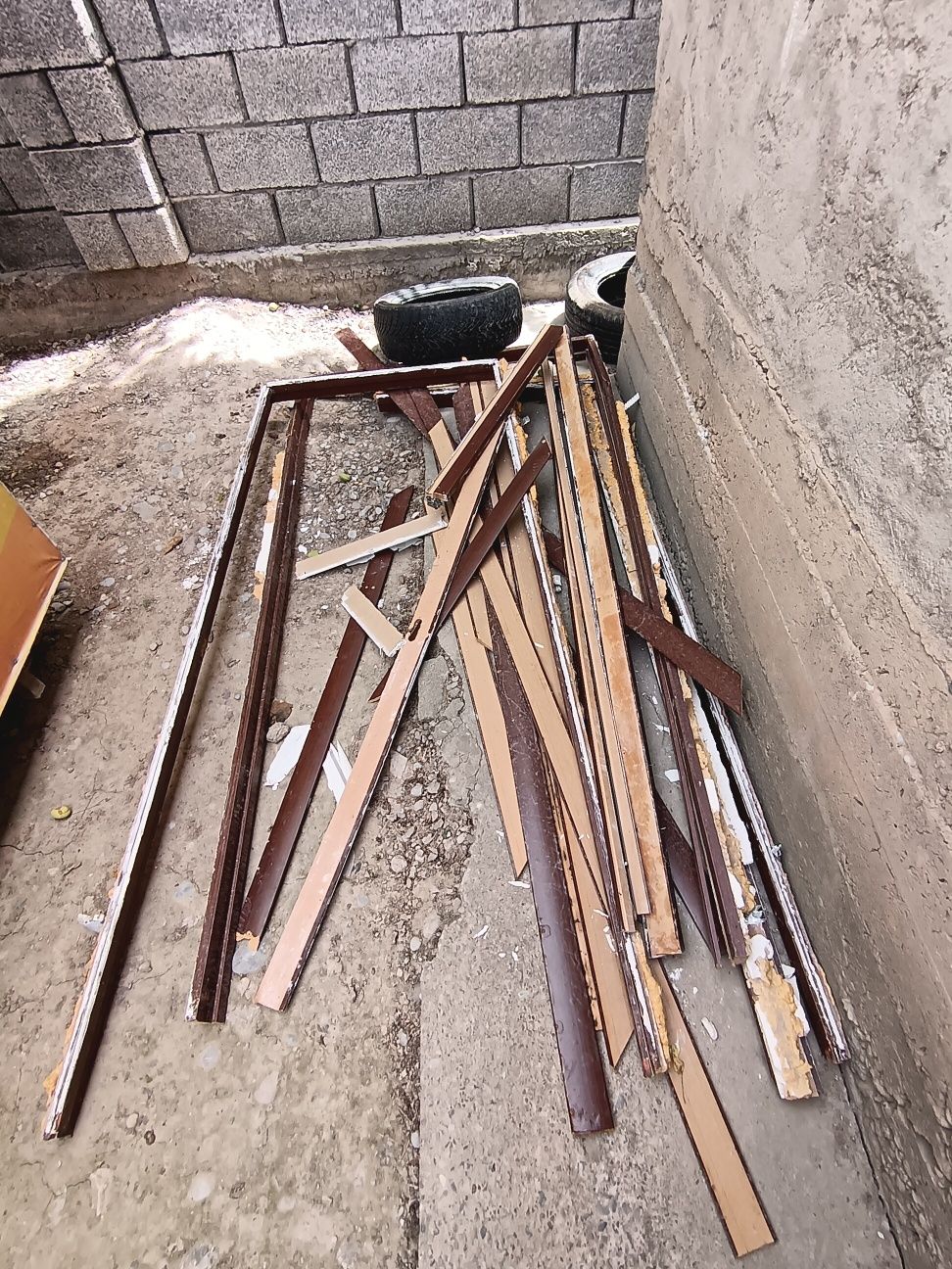 Үй ішіндегі есік және  шкаф дайын барлығы 12к