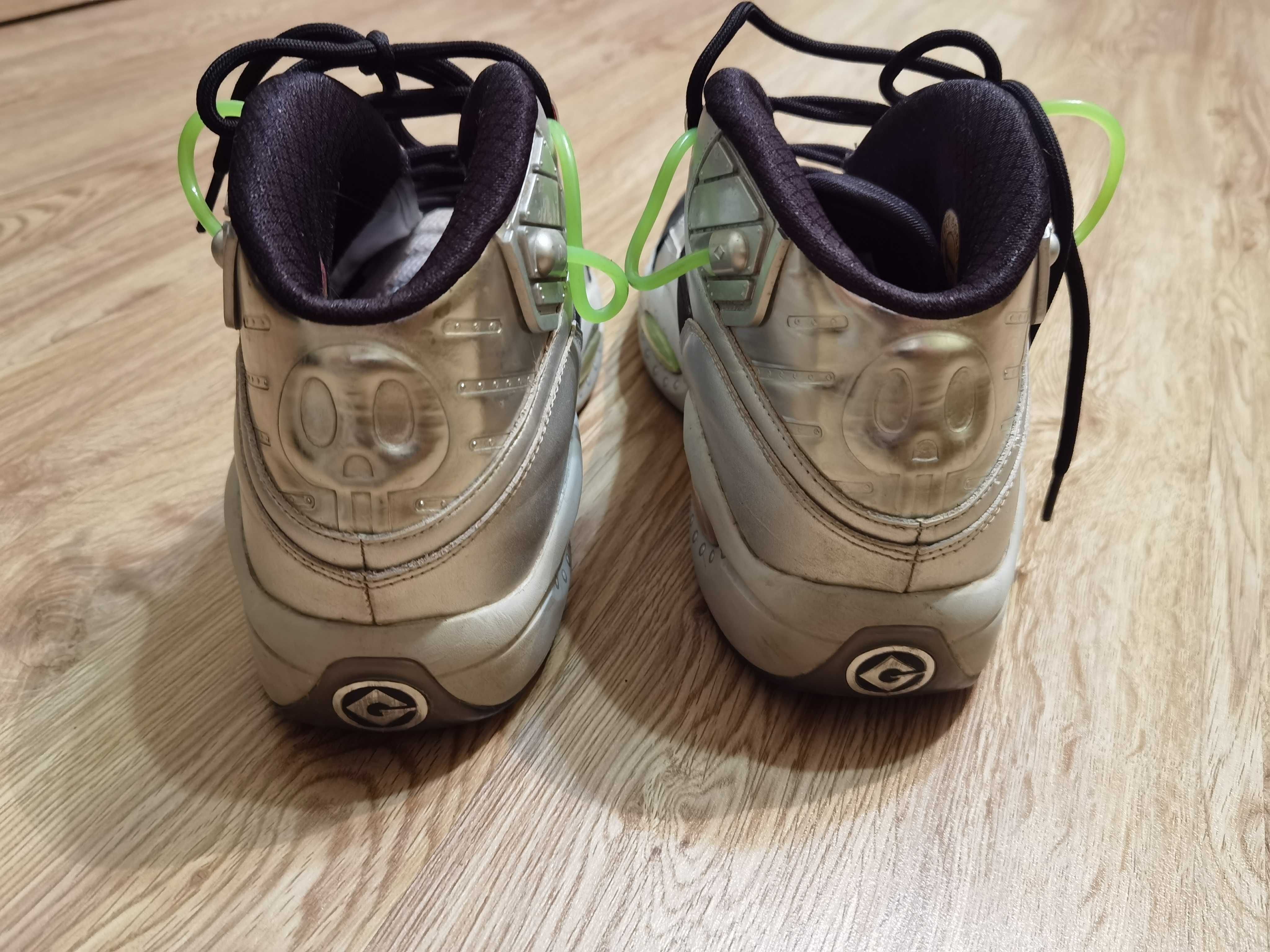 Баскетбольные кроссовки  Reebok question mid колобарация с миньонами