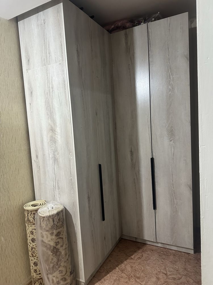 Шкаф угловой продаю