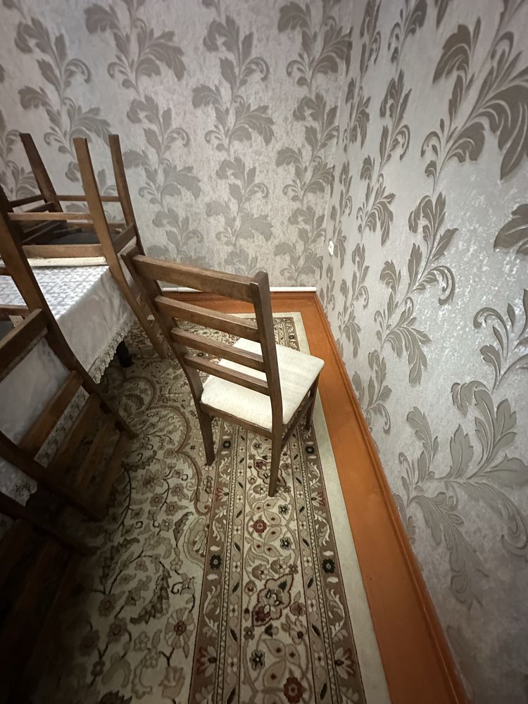Продаеться стулья в отличном состояние