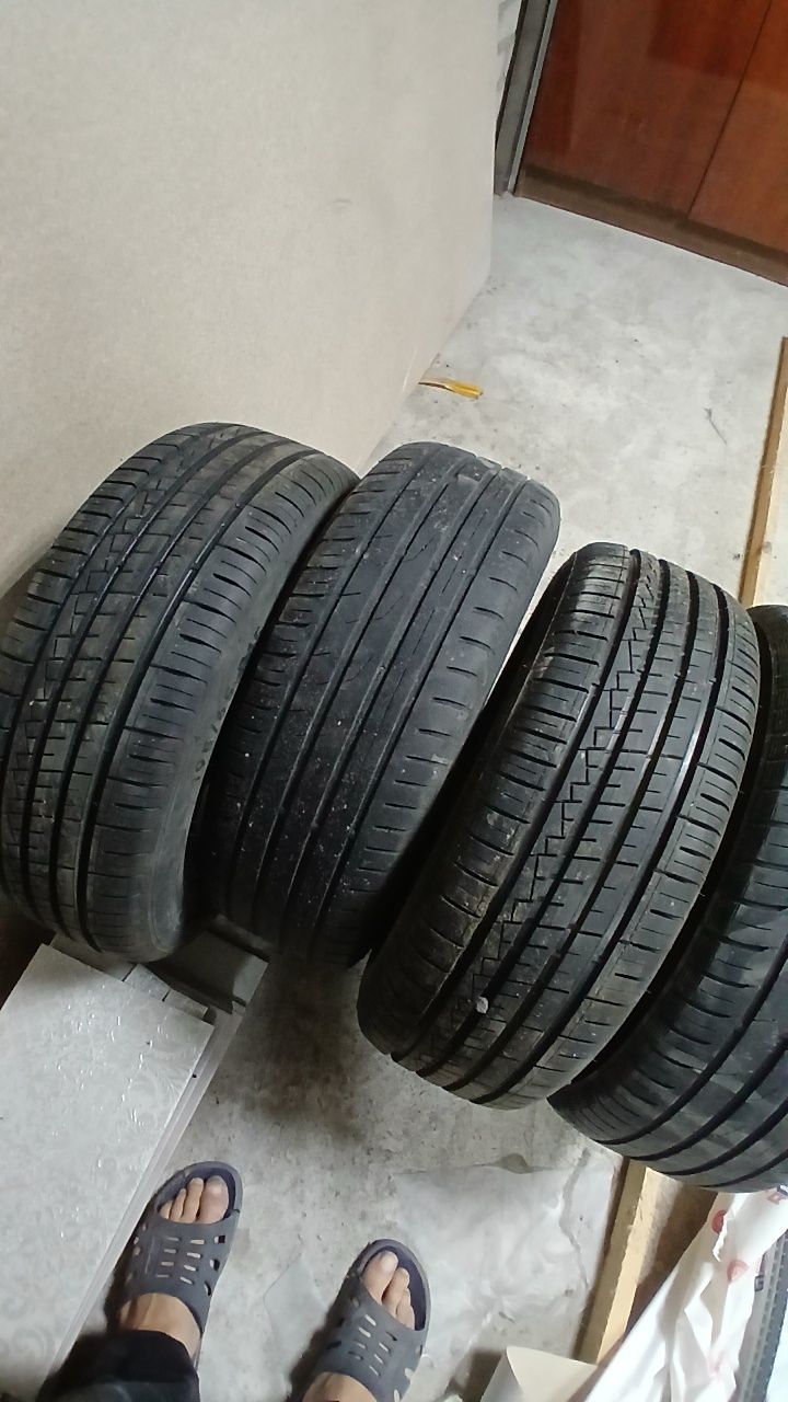 Продам летние шины 195/65 r15 б/у на дисках + запаска 185/60 r15