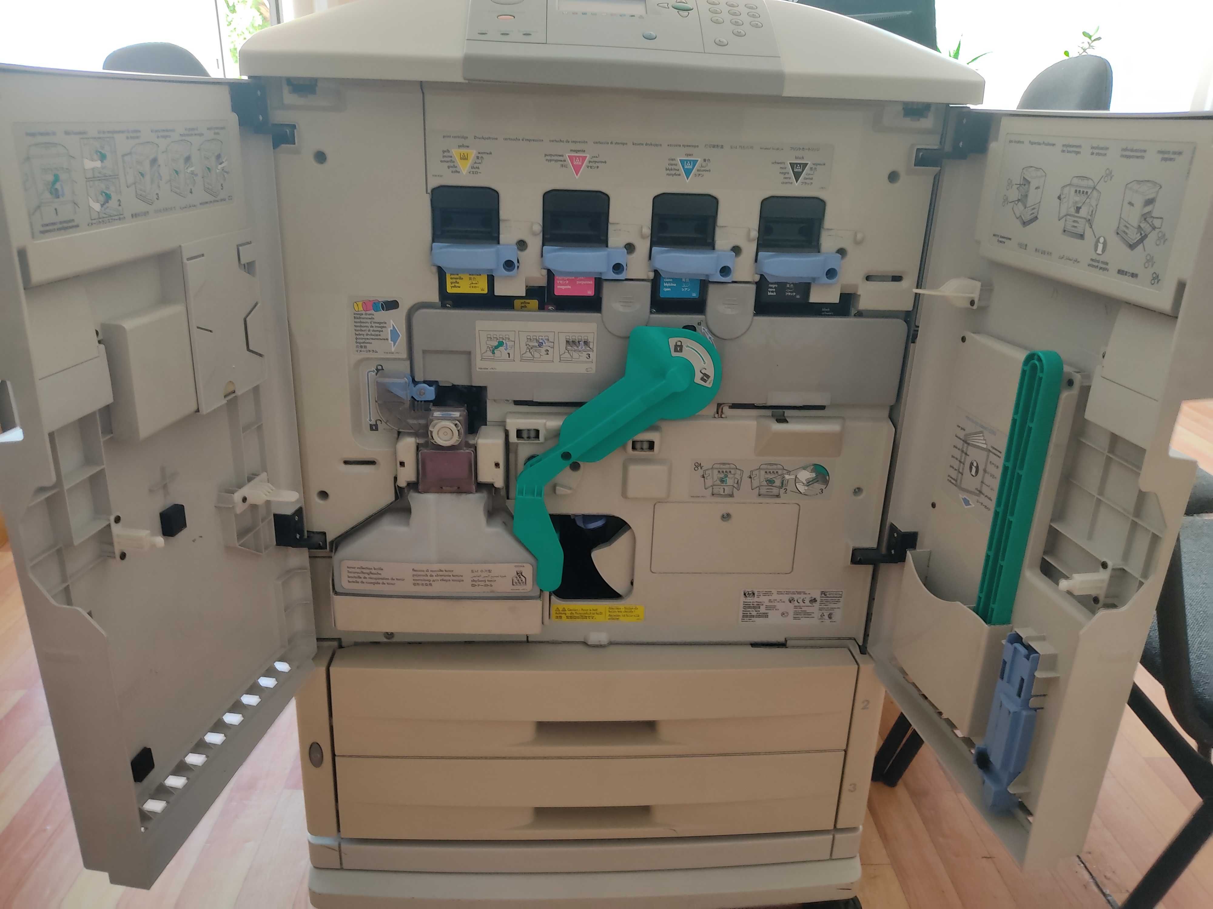 Принтер HP Color LaserJet 9500n.