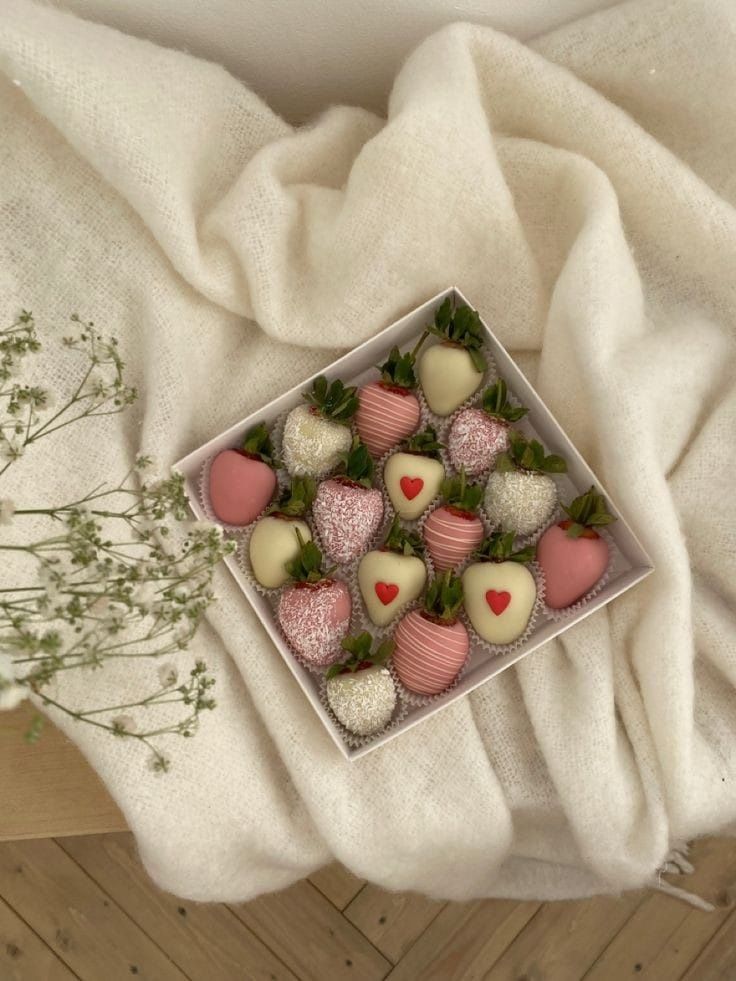 Клубника в шоколаде Алматы