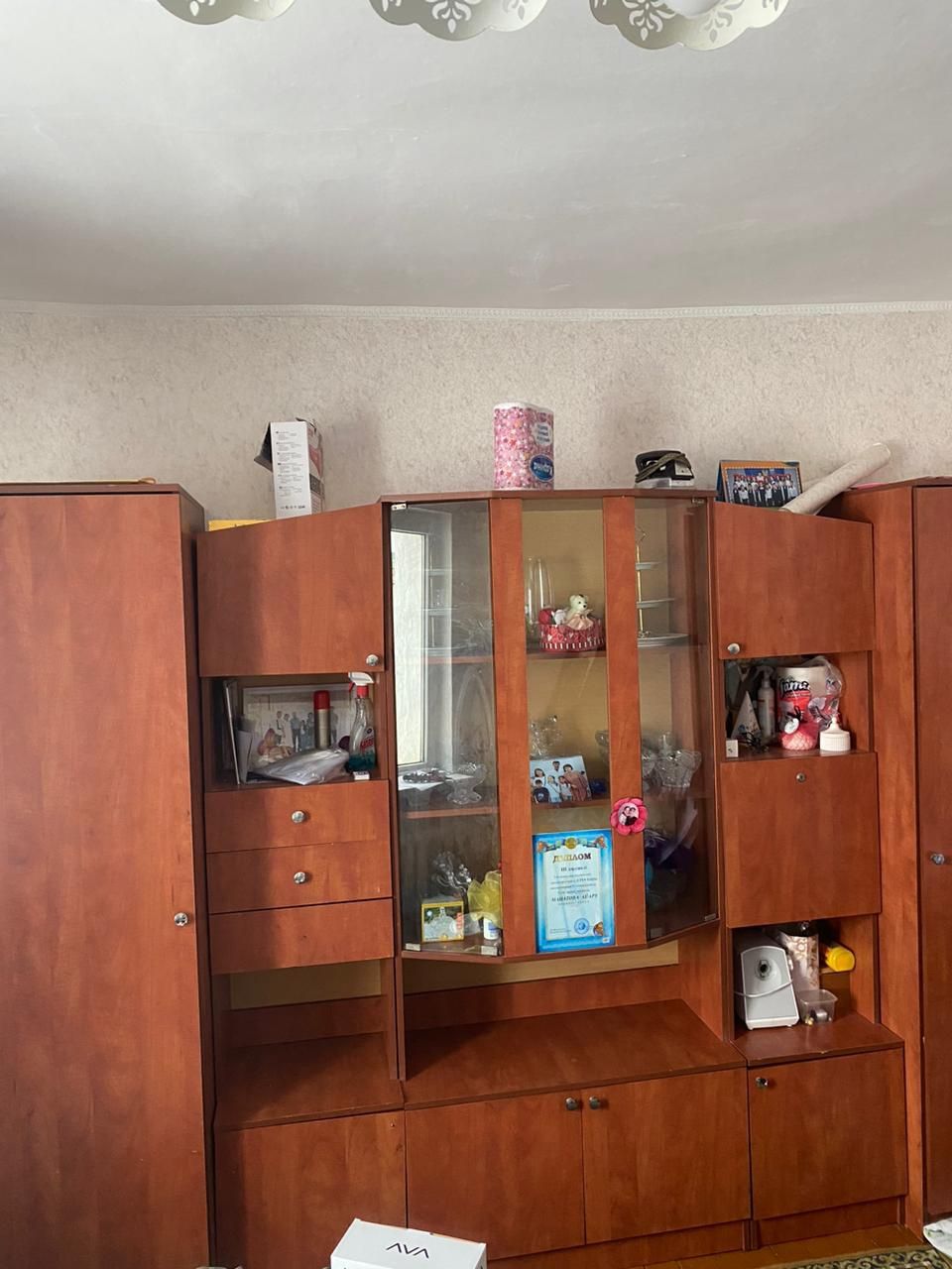 Горка (стенка, шкаф) в хорошем состоянии