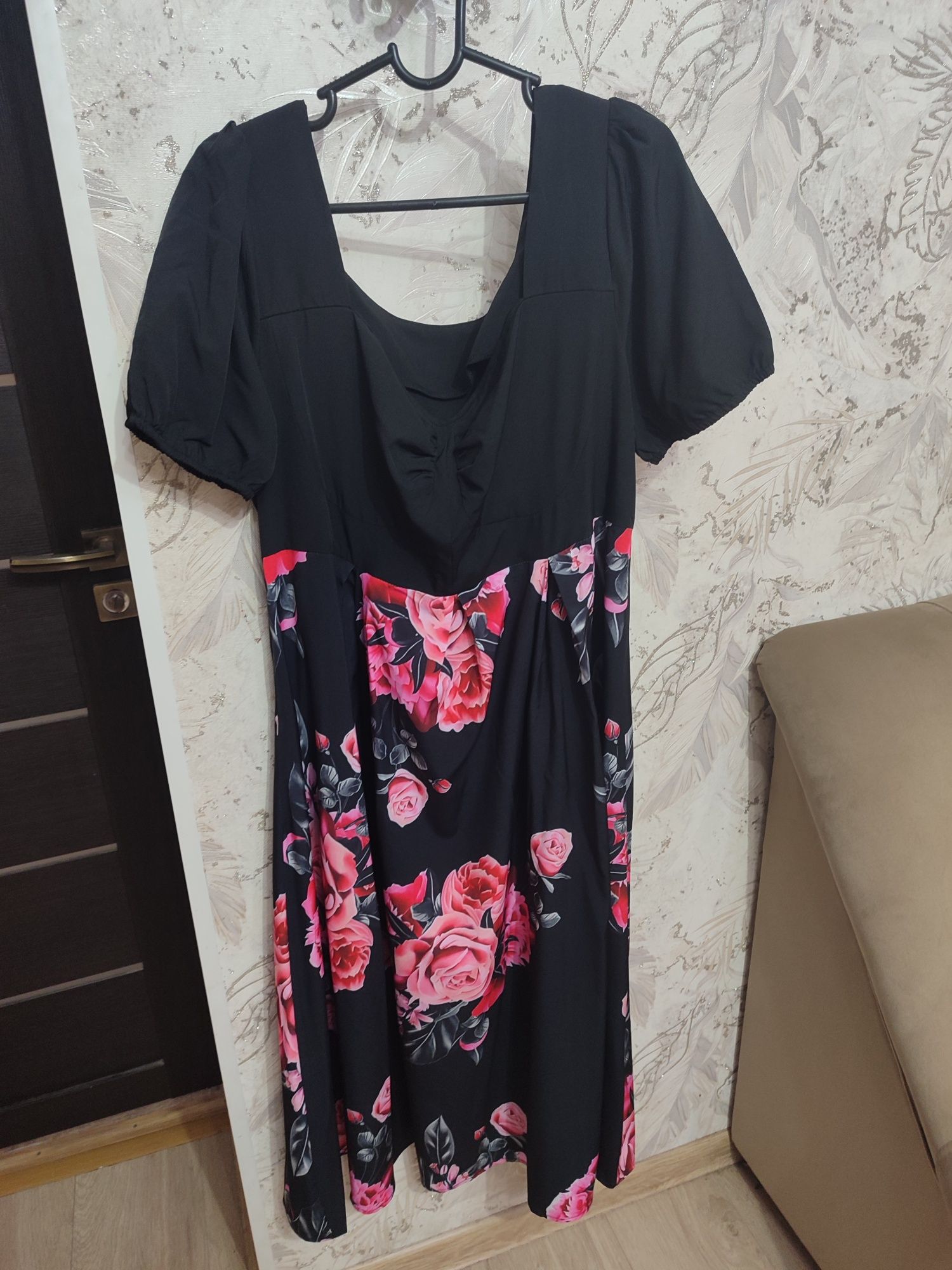 Продам платья 58 размера