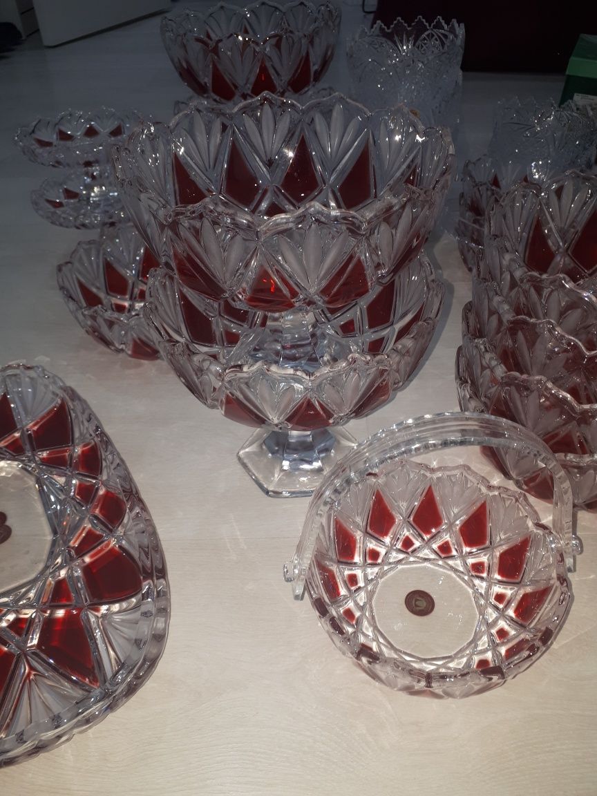Сервис новый срочно продам