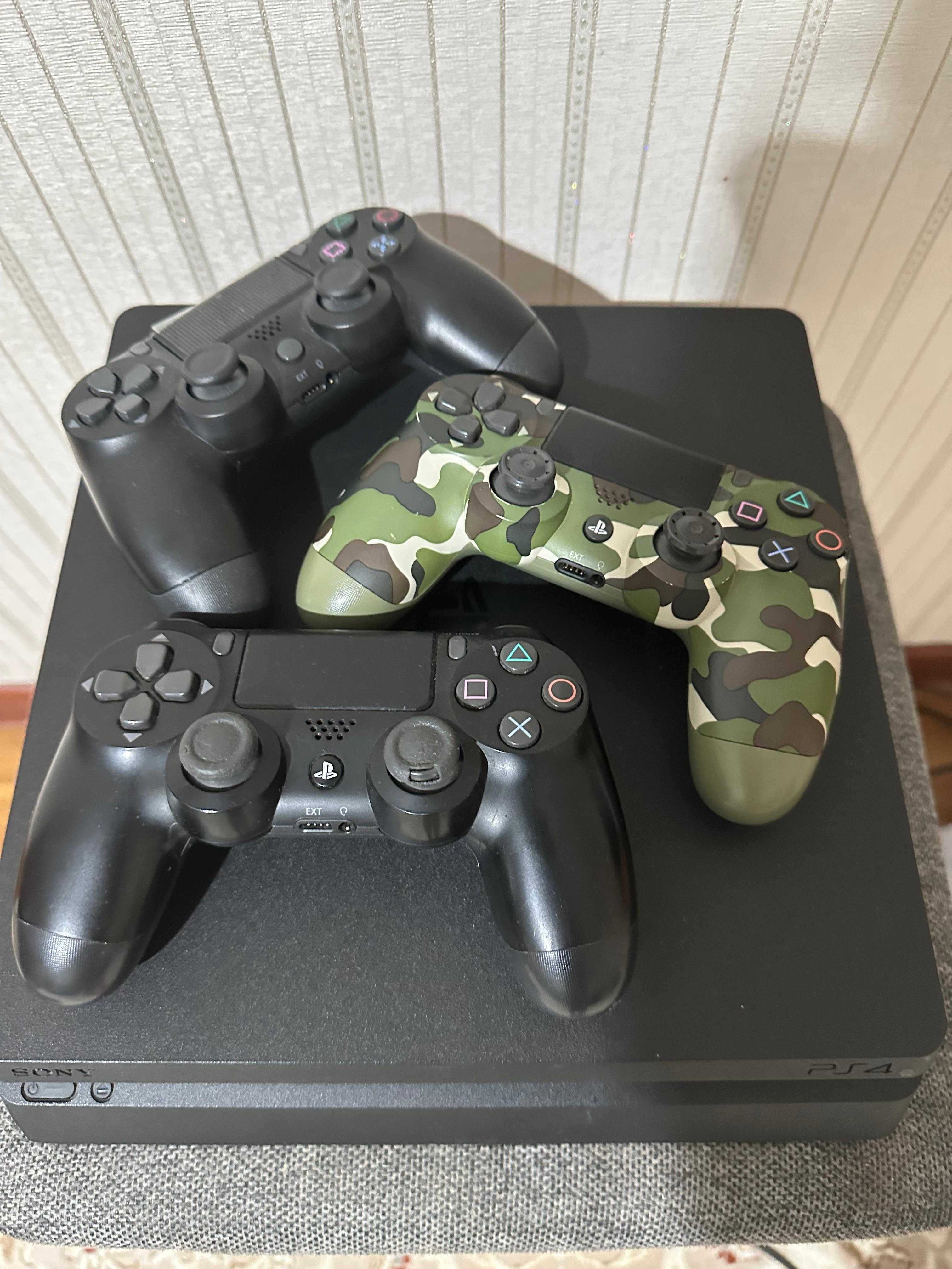 Sony PlayStation 4 Slim.