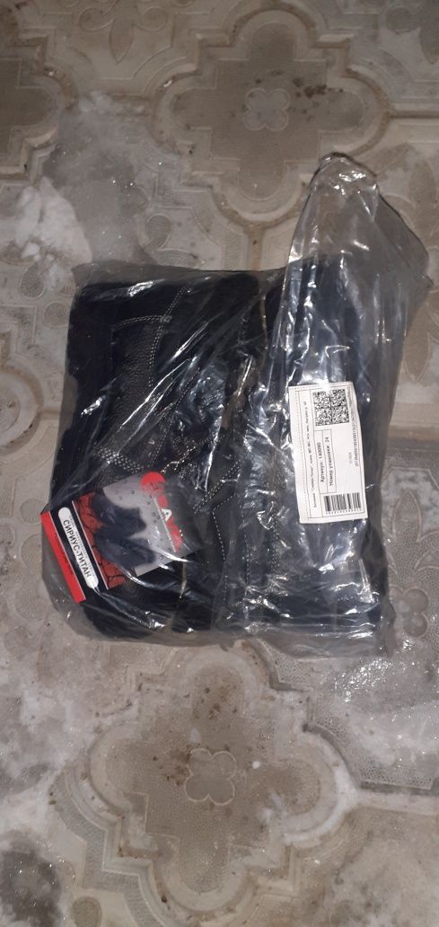 Продам спец одежду новые.