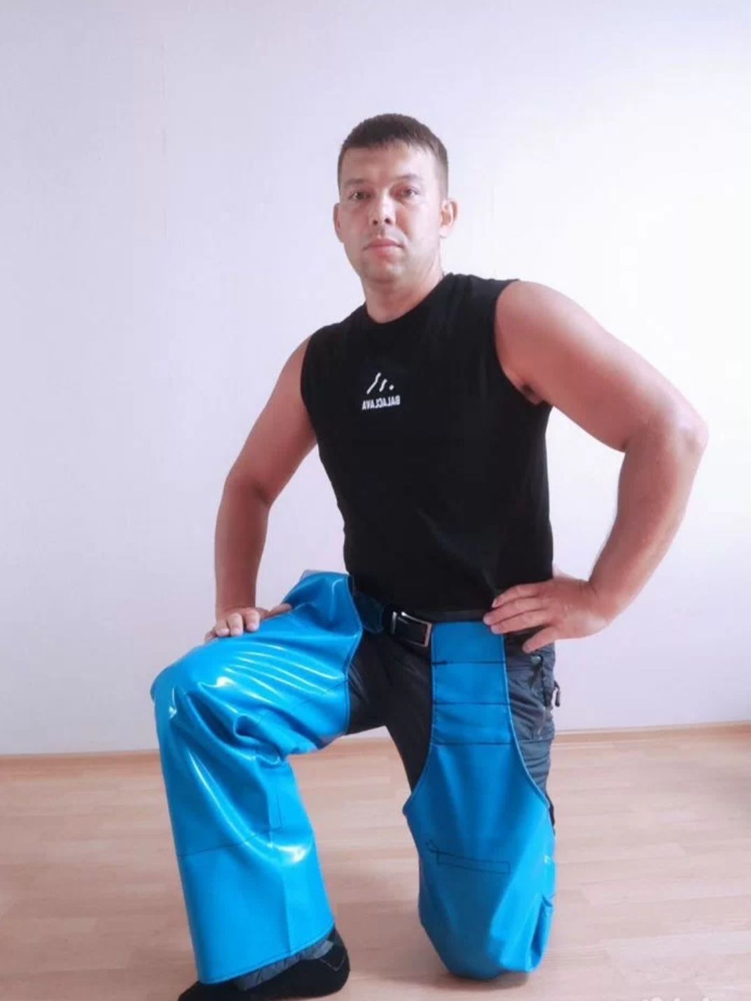 Наколенники для стяжки пола