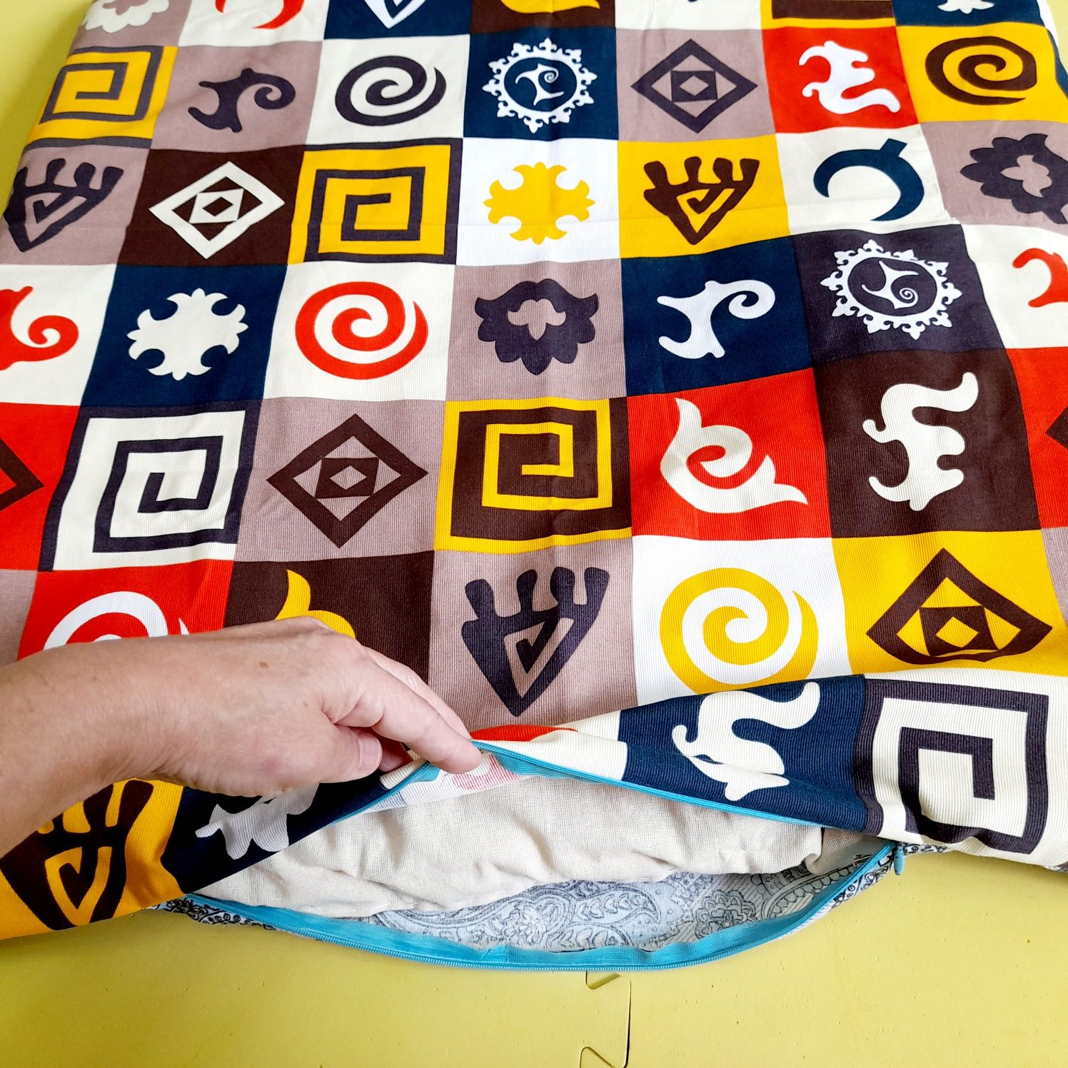 Шәй көрпеше 75×75.