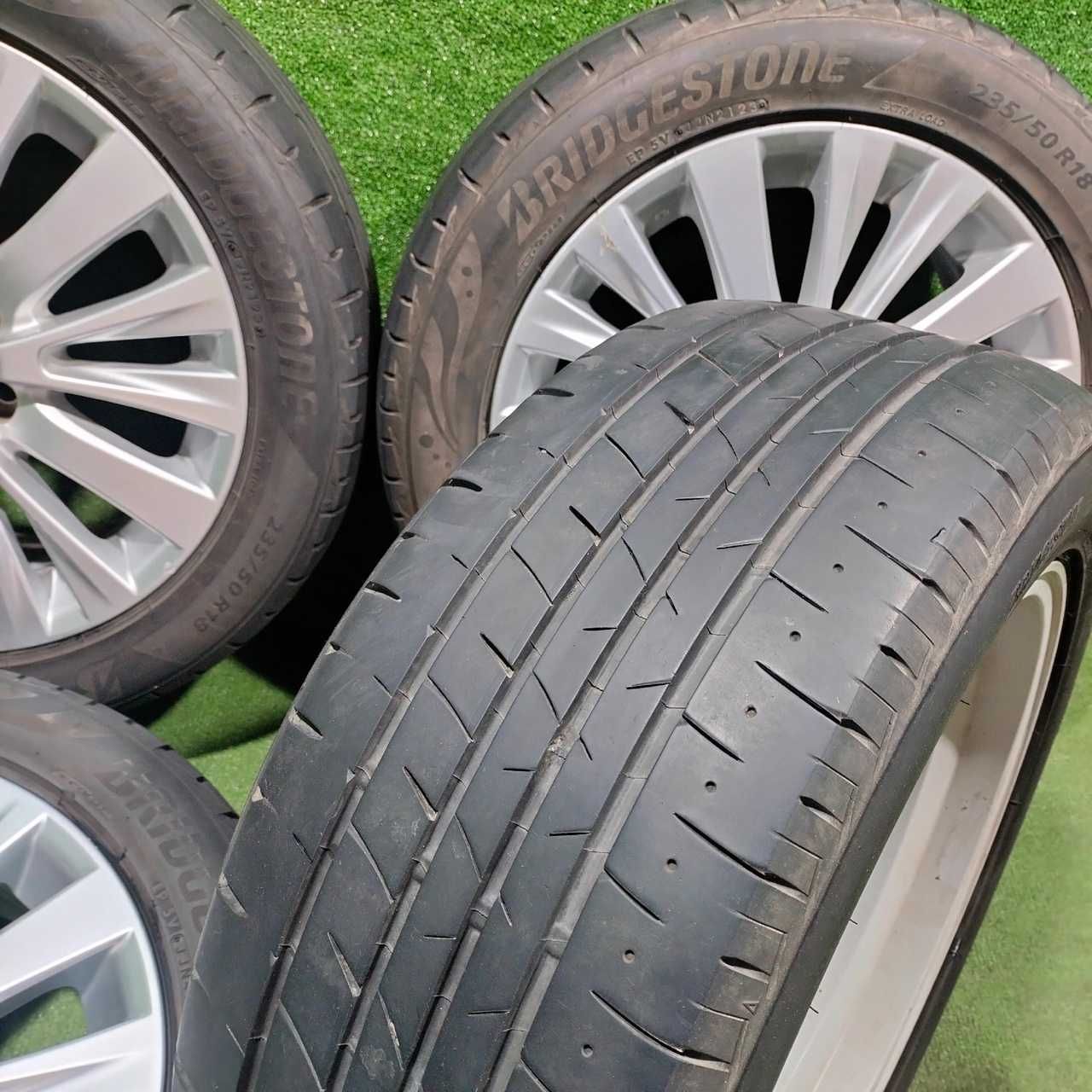 Продам Оригинальный диск с шинами Bridgestone 235 / 50 R18 Toyota