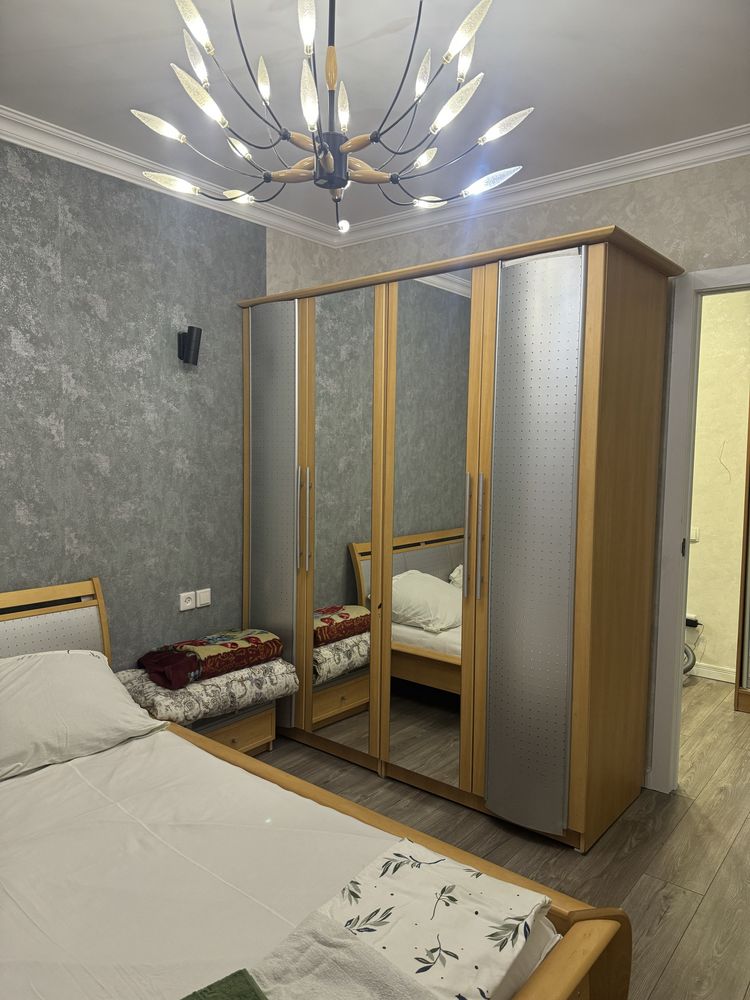 Продам спальный гарнитур