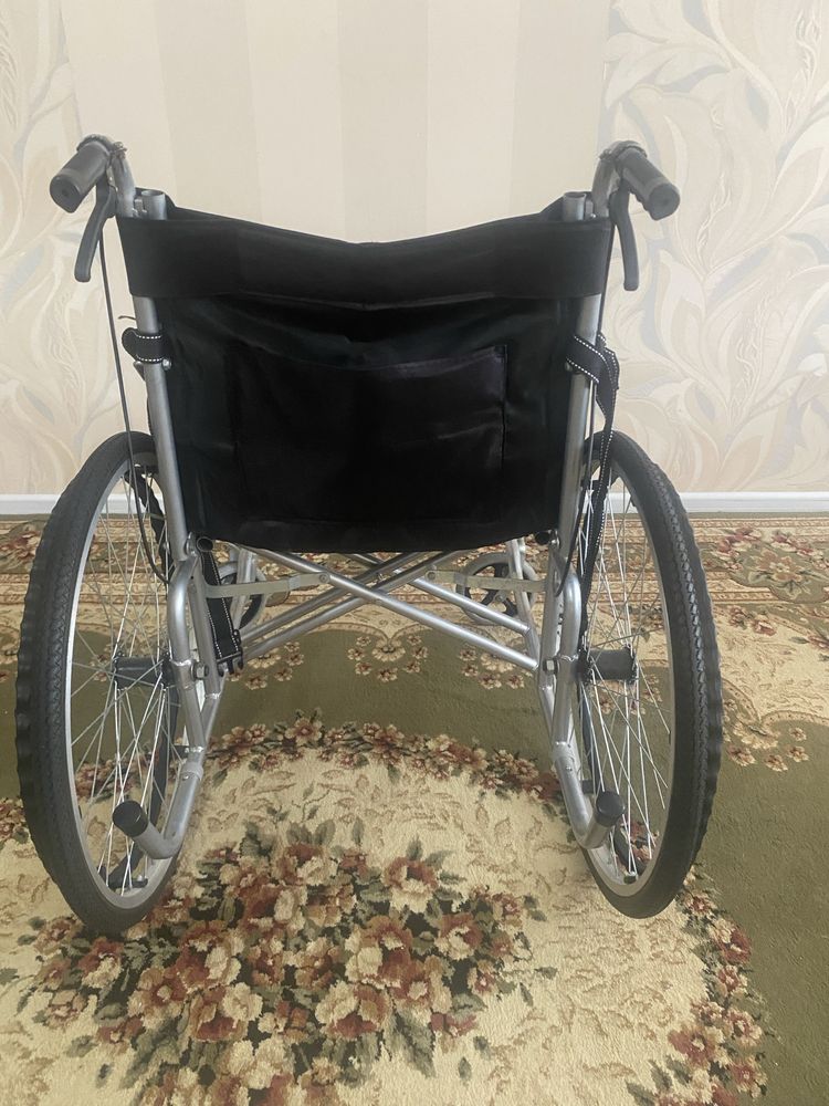 Продам инвалидную коляску