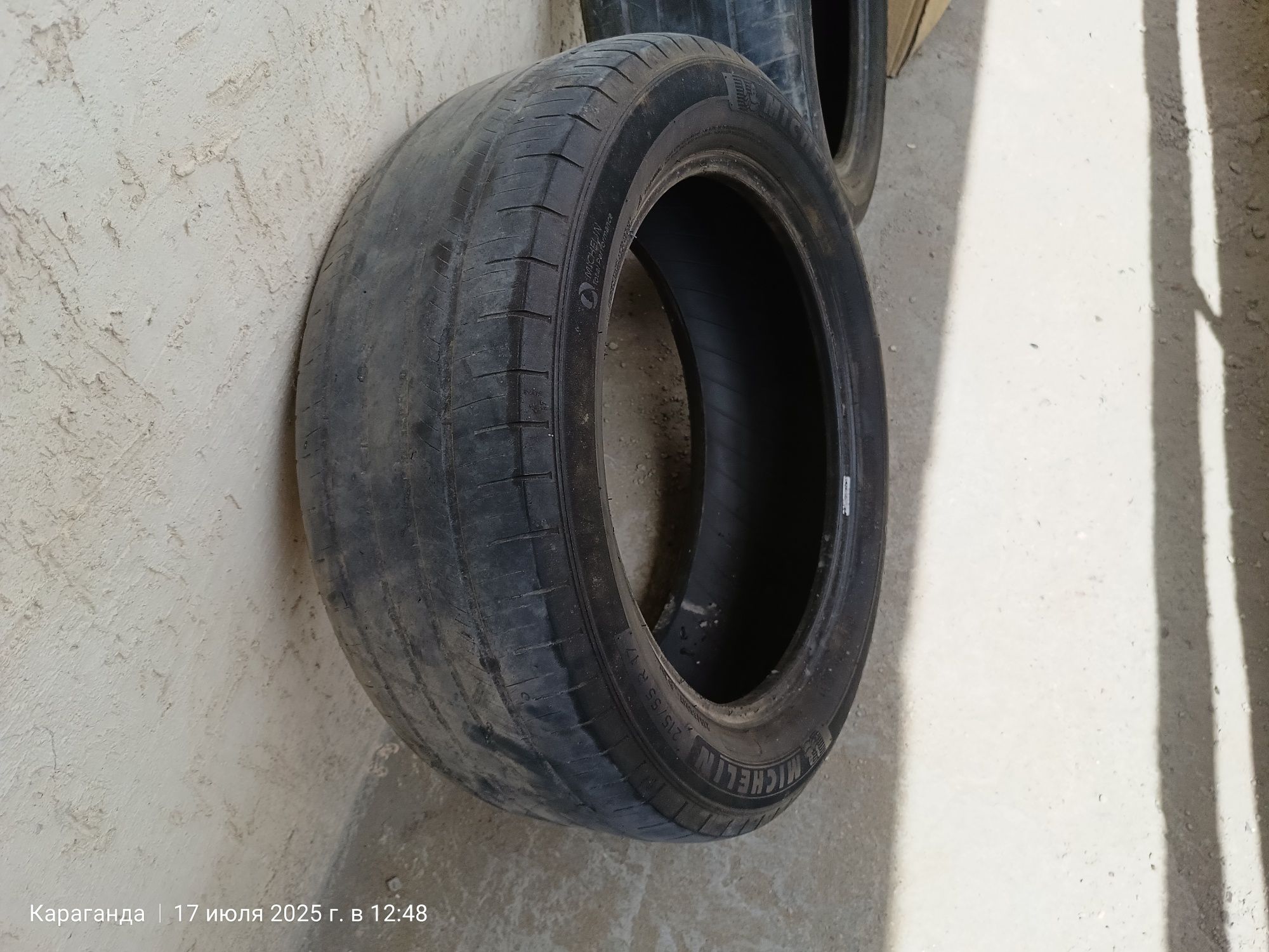 Шины покрышки два баллона michelin лето 215/55 r17 б/у продам