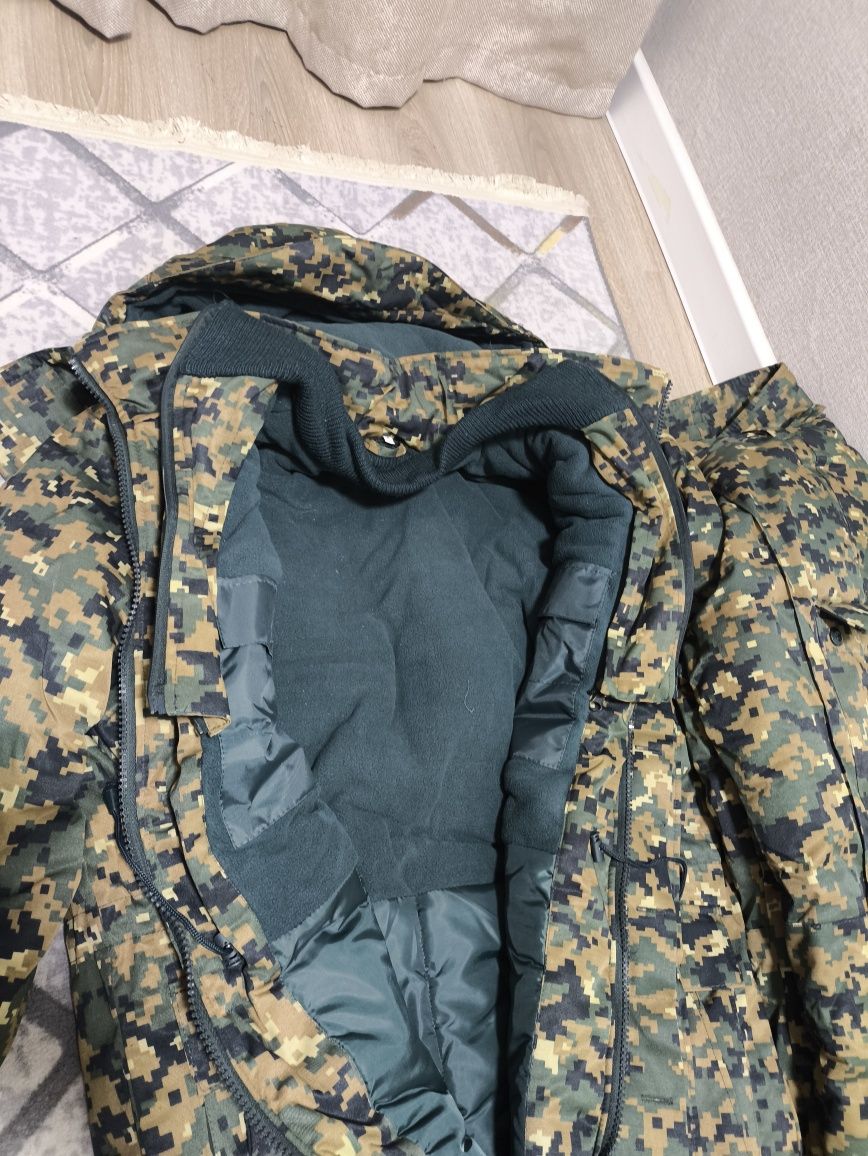 Продам зимнюю мужскую куртку