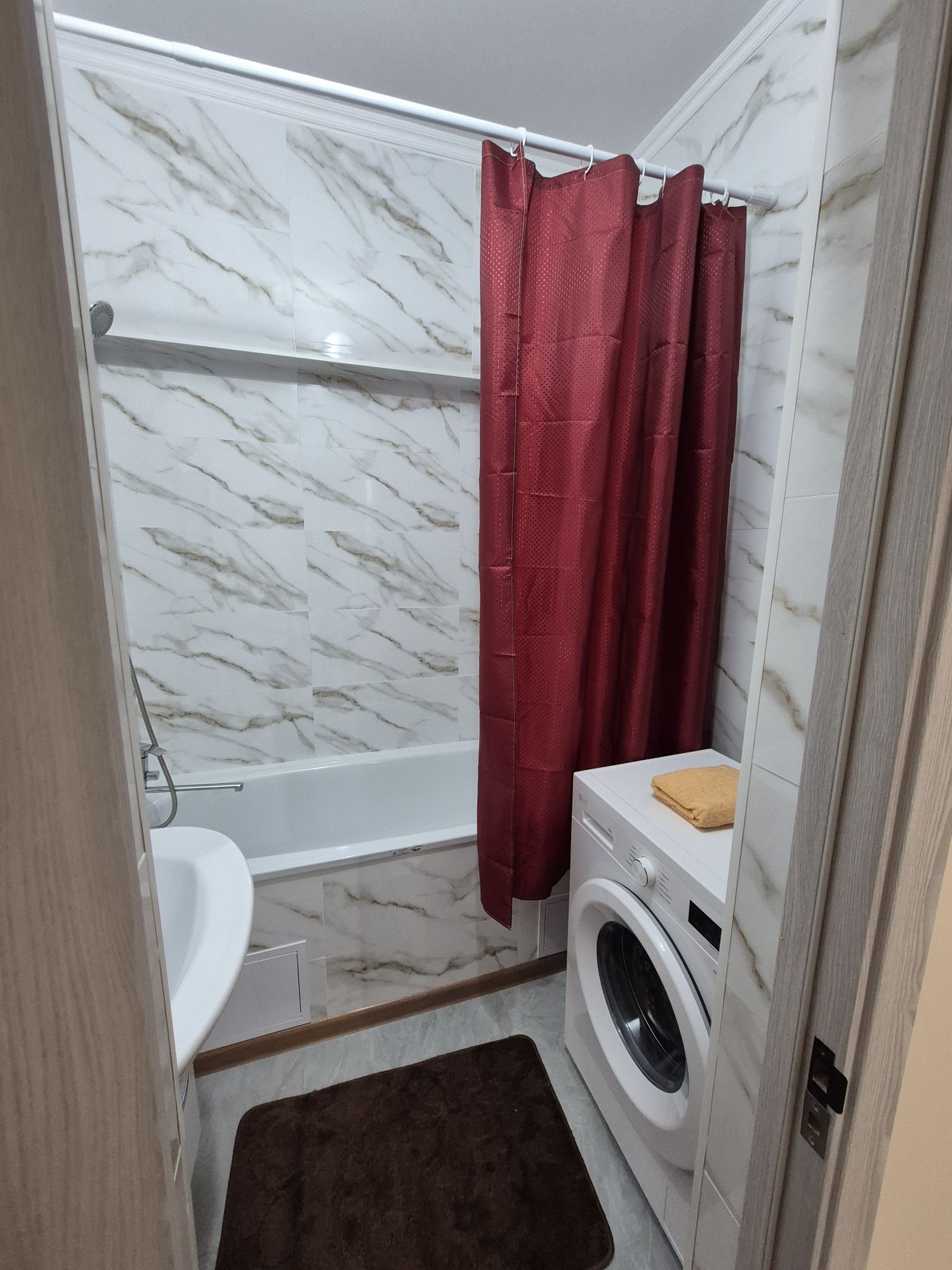 Сдаётся 2 ком квартира  по суточно