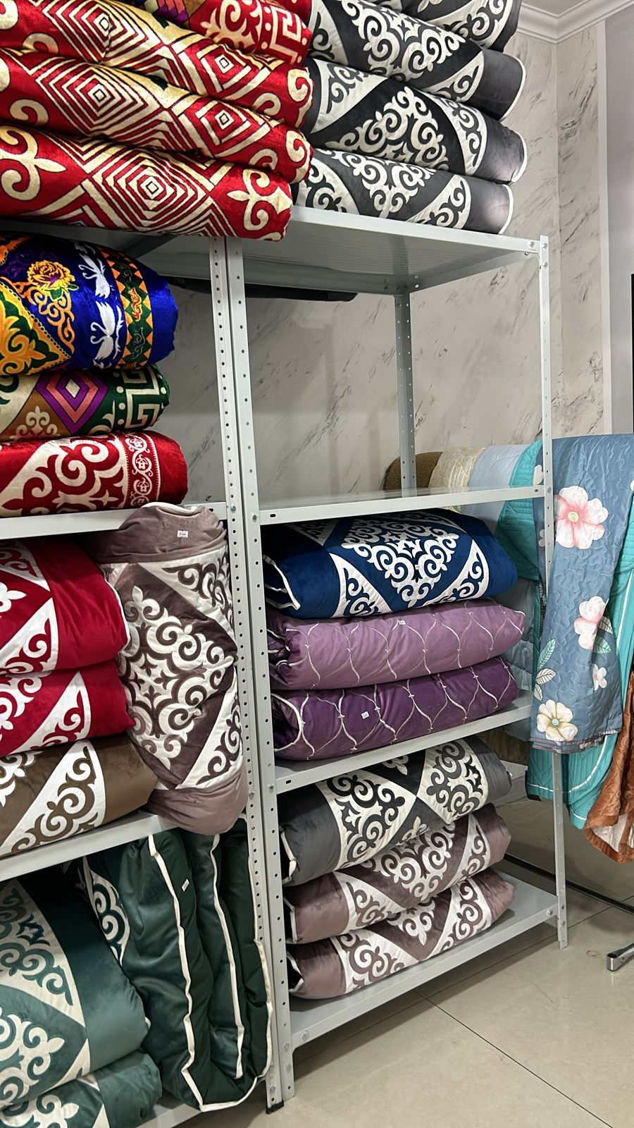 Рабочие матрасы, корпе, одеяло, подушка, постельное белье