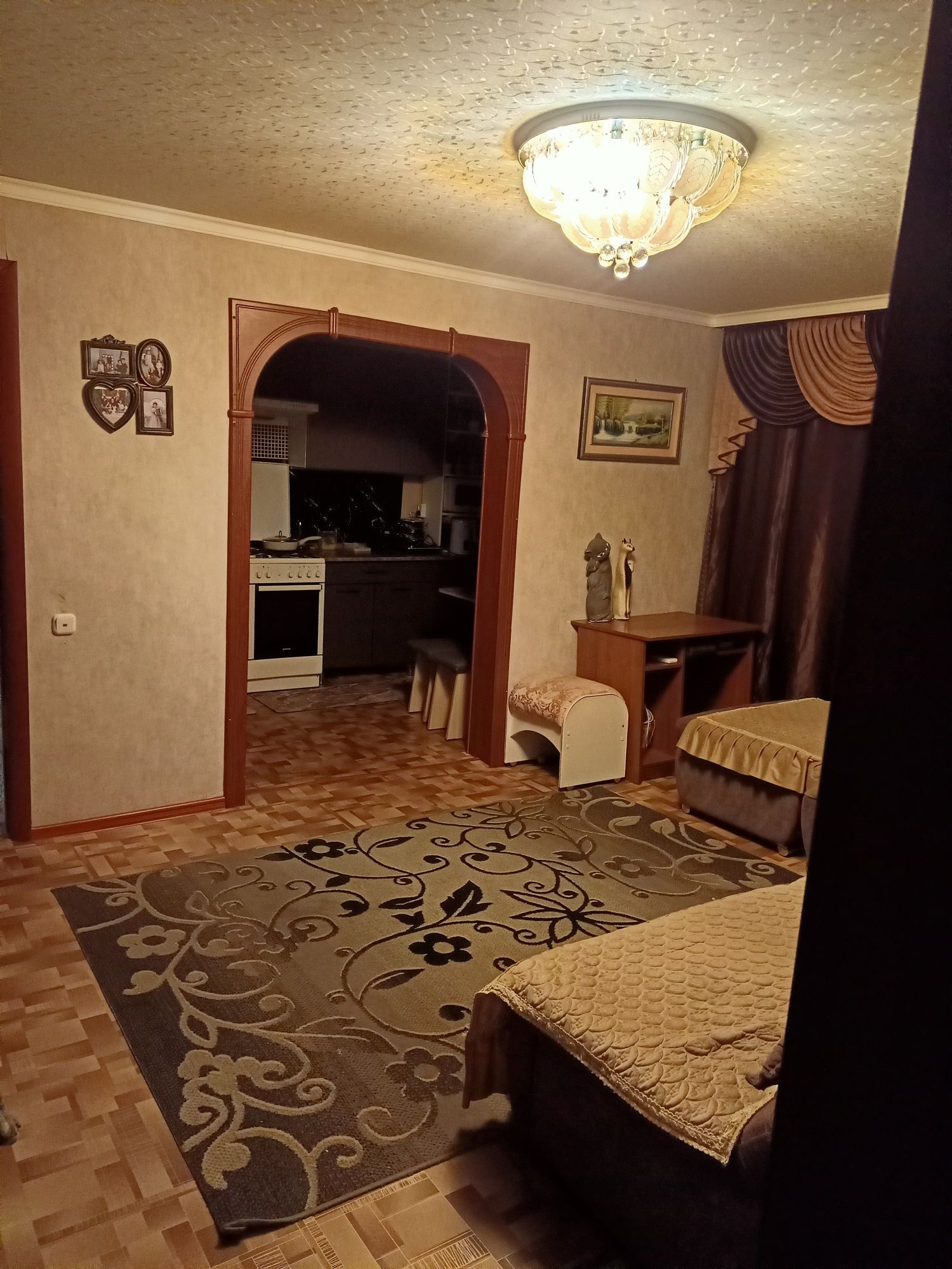 Продаётся 4-комн квартира. П. Молодёжный, Осакаровский район