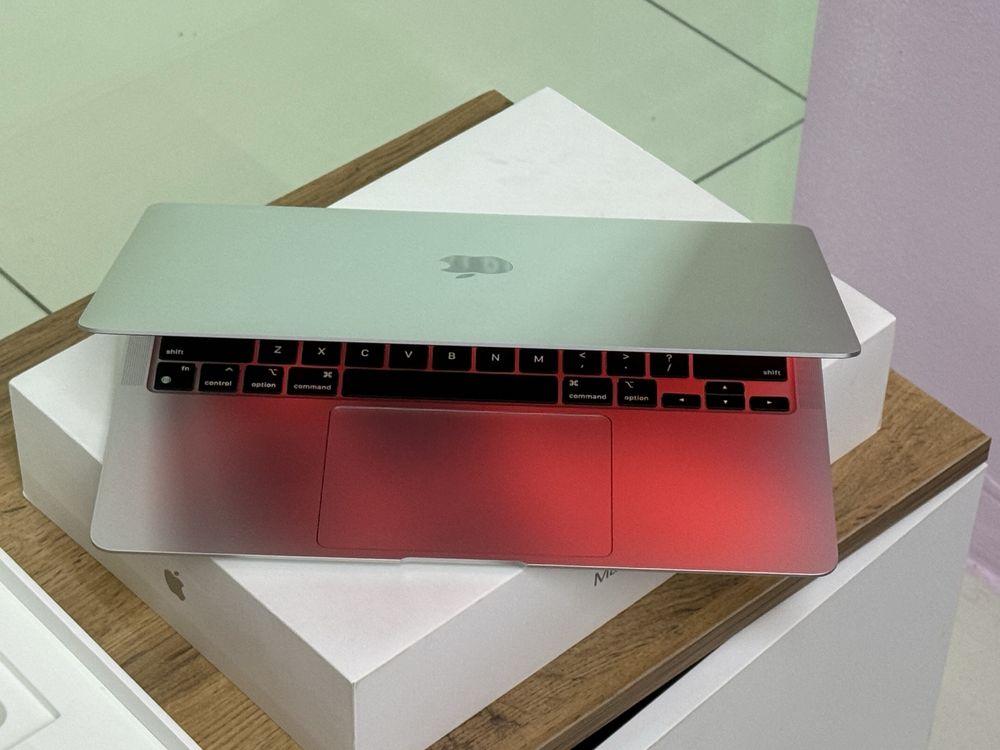 Новый Silver Apple MacBook Air 13.3 M1 2024 EAC серебро/Макбук Аир 13