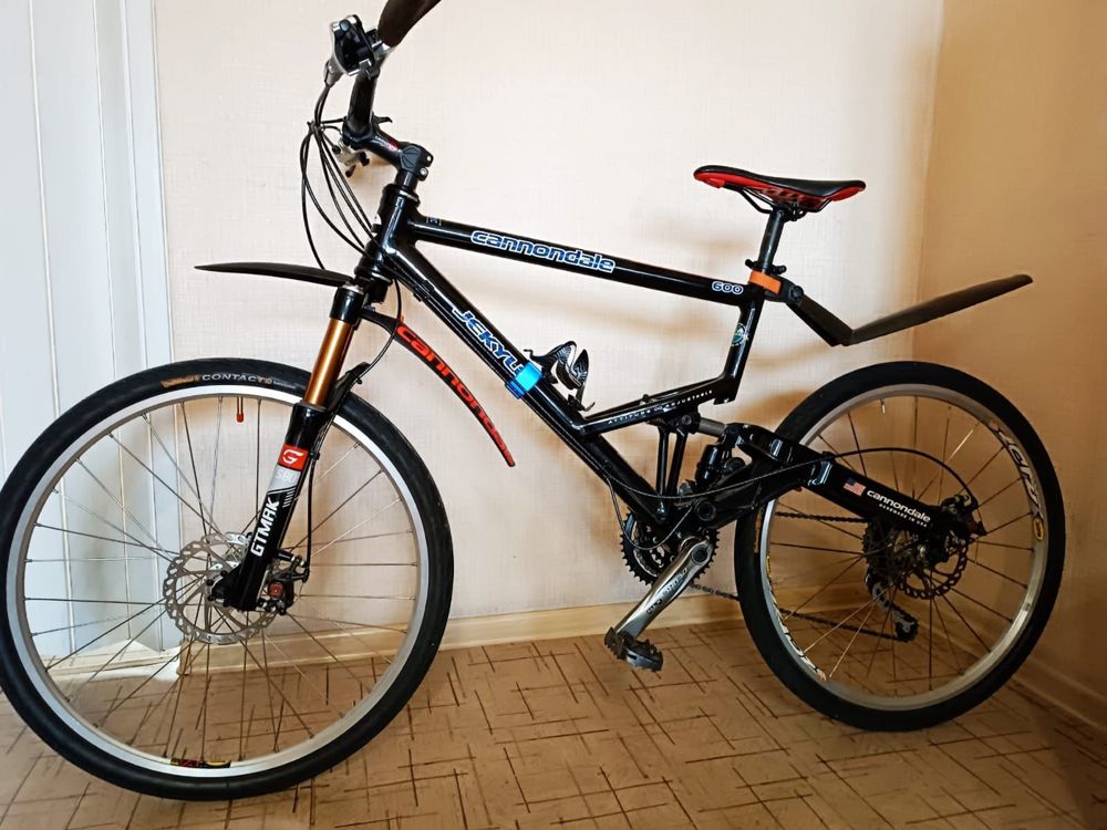 Продам велосипед Cannondale Jekyll