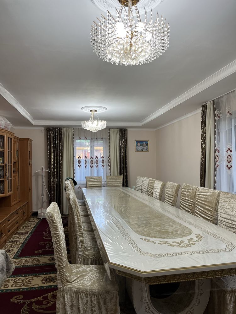Стол для гостиной