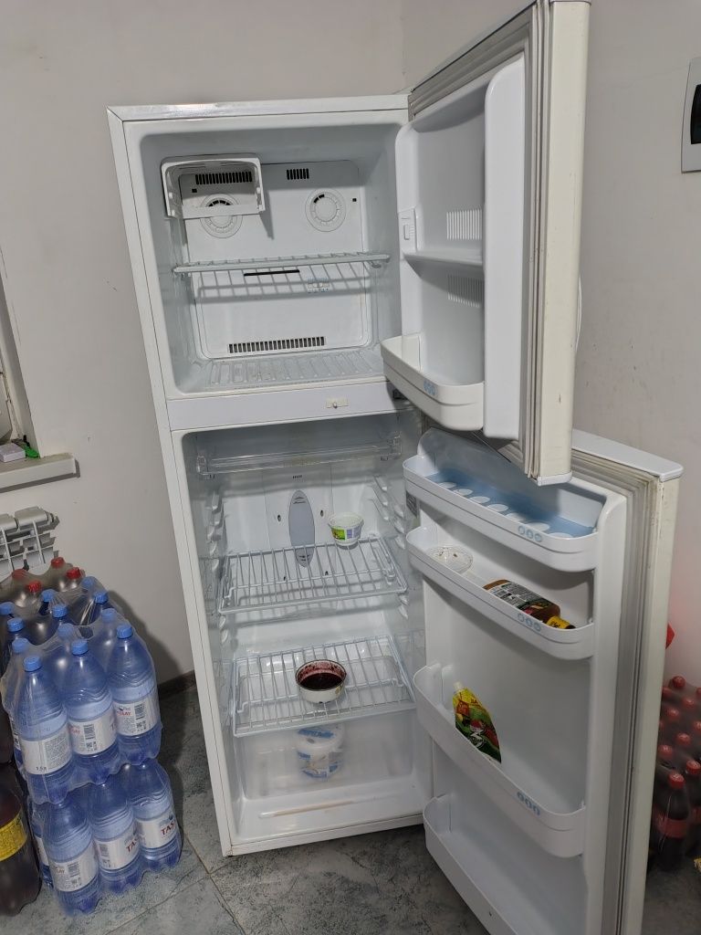 Холодильник в отл.состояний