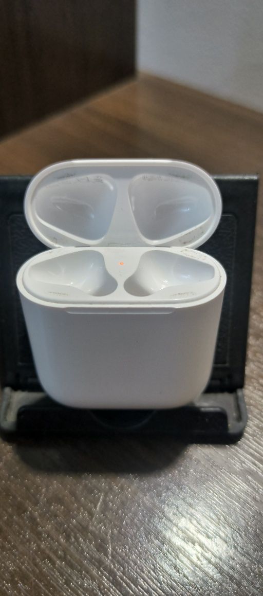 Продам кейс для наушников AirPods