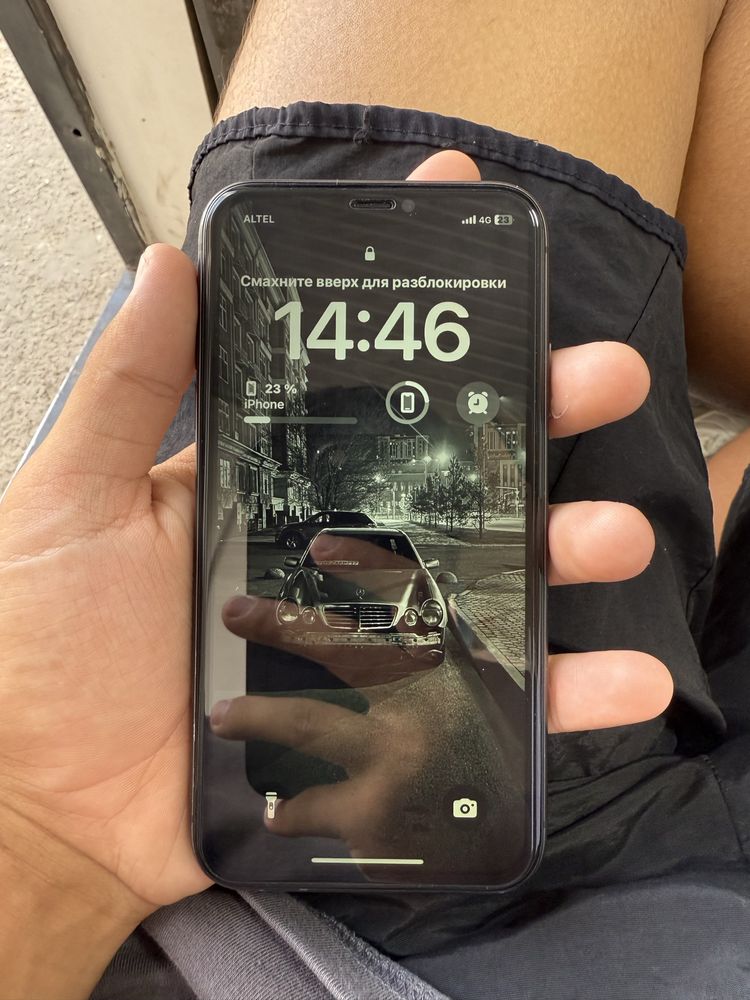 iPhone 11.