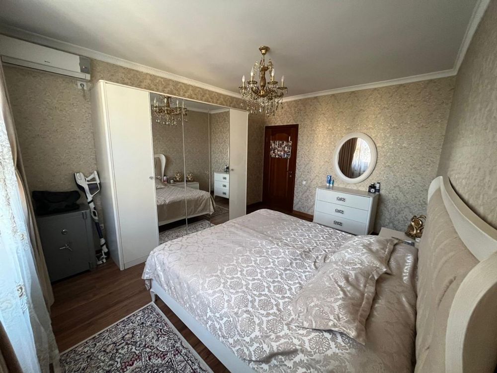 Продам спальный гаринитр вместо со всем что есть на фото