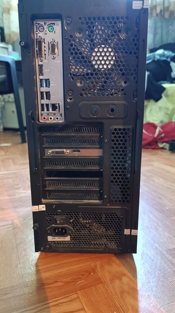Продаю компьютер intel i5 7400 , gt 1030 asus , 16 gb ram , 500w