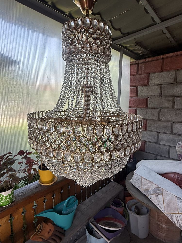 Продам люстру (люстра)