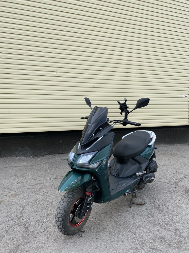 Продам Samurai мопед скутер 150 куб с доками и номерами